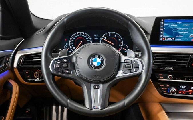 BMW Seria 5 cena 165000 przebieg: 170122, rok produkcji 2019 z Kobyłka małe 781